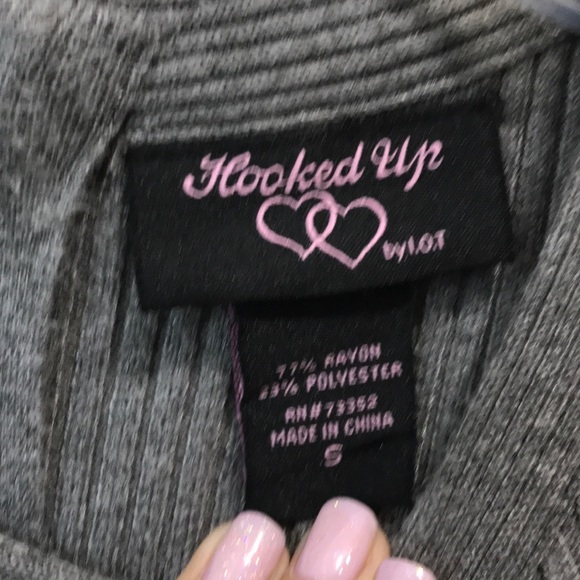 Gray fitted top - Picture 3 of 3